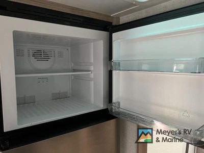 2022 Winnebago Industries Towables Micro Minnie FLX — photo 15 view