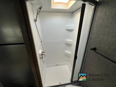 2022 Winnebago Industries Towables Micro Minnie FLX — photo 18 view