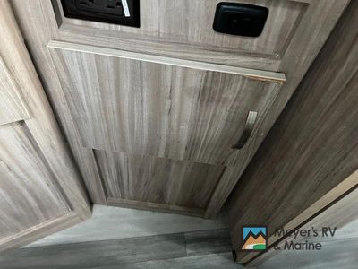 2022 Winnebago Industries Towables Micro Minnie FLX — photo 21 view