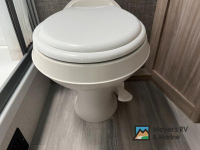 2022 Winnebago Industries Towables Micro Minnie FLX — photo 24 view