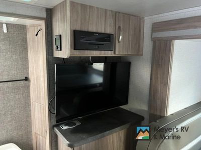 2022 Winnebago Industries Towables Micro Minnie FLX — photo 17 view
