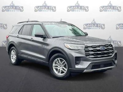 2026 Ford Explorer Active in Gray — front three-quarter view