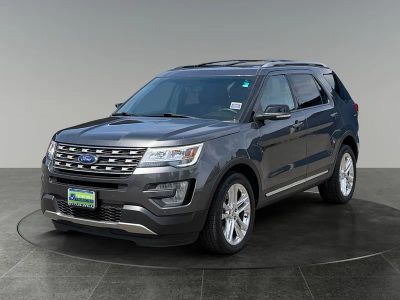 2017 Ford Explorer — rear three-quarter view