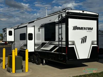2026 Grand Design Momentum M-Class - Photo 6