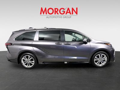 2024 Toyota Sienna - Photo 2