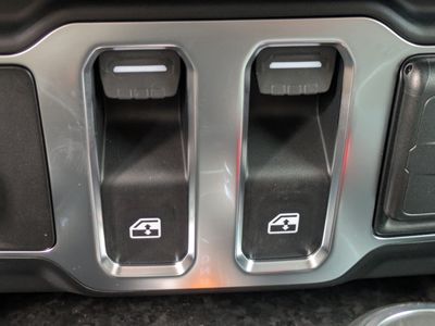 2026 Jeep Wrangler — photo 25 view