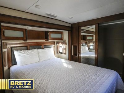 2018 Prime Time RV Crusader — photo 16 view