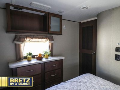 2018 Prime Time RV Crusader — photo 19 view