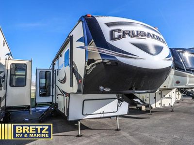 2018 Prime Time RV Crusader — front three-quarter view