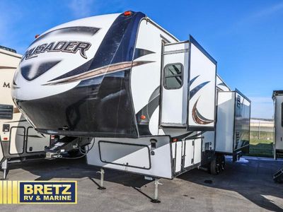 2018 Prime Time RV Crusader — interior view