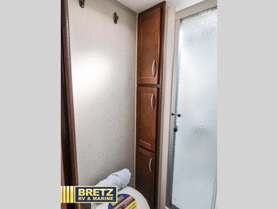 2018 Prime Time RV Crusader — photo 20 view