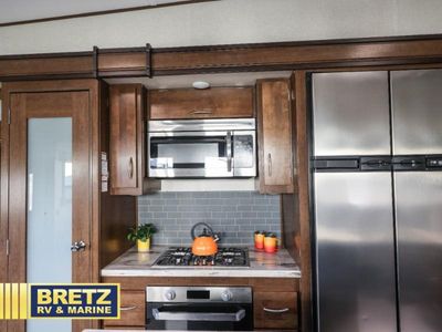 2018 Prime Time RV Crusader — photo 9 view