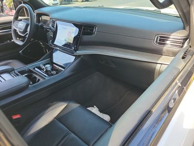 2024 Jeep Wagoneer - Photo 11