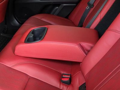 2025 Toyota Camry — photo 11 view