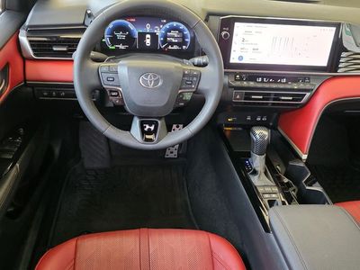 2025 Toyota Camry — photo 12 view