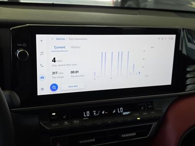 2025 Toyota Camry — photo 17 view