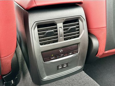 2026 BMW 3 Series — photo 20 view