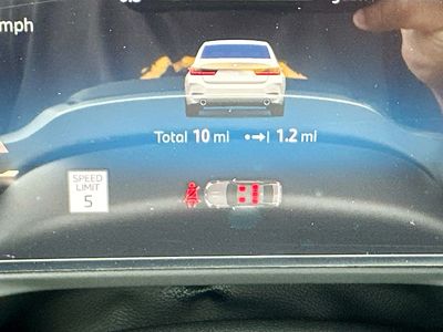 2026 BMW 3 Series — photo 9 view