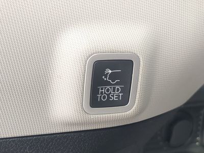 2023 Jeep Grand Cherokee — photo 15 view