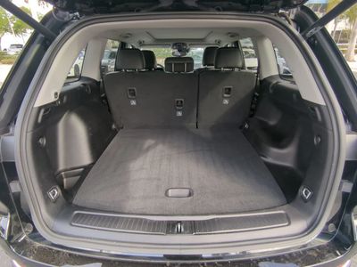 2023 Jeep Grand Cherokee — photo 14 view