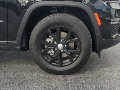 2023 Jeep Grand Cherokee — photo 11 view