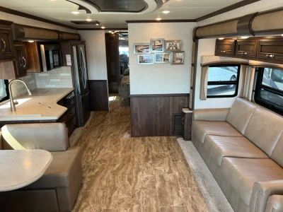 2022 Newmar KOUNTRY STAR — interior view