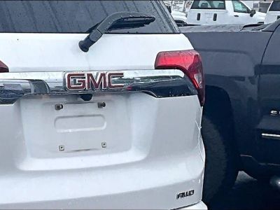 2017 GMC Acadia — detail view