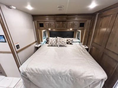 2027 Fleetwood DISCOVERY LXE — photo 15 view