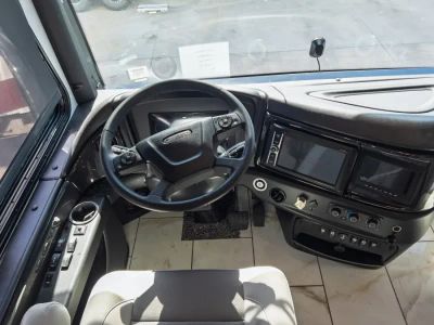 2027 Fleetwood DISCOVERY LXE — side profile view