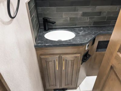 2027 Fleetwood DISCOVERY LXE — photo 14 view