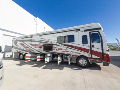 2027 Fleetwood DISCOVERY LXE — photo 22 view
