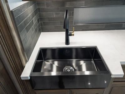 2027 Fleetwood DISCOVERY LXE — photo 13 view