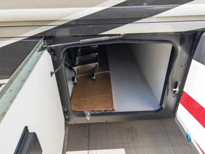 2027 Fleetwood DISCOVERY LXE — photo 36 view