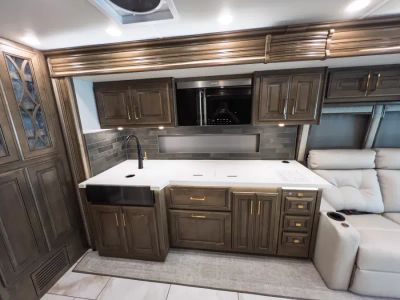2027 Fleetwood DISCOVERY LXE — photo 11 view