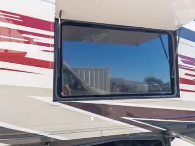 2027 Fleetwood DISCOVERY LXE — photo 28 view