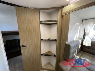 2026 Forest River RV Wildwood X-Lite — photo 26 view