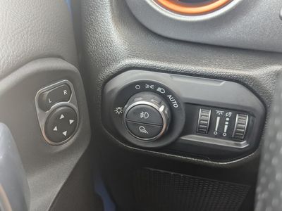 2022 Jeep Gladiator — photo 33 view