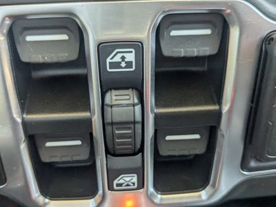 2022 Jeep Gladiator — photo 30 view