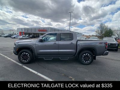 2024 Nissan Frontier PRO-4X — photo 8 view