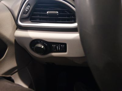 2023 Chrysler Voyager - Photo 13