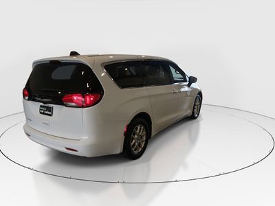 2023 Chrysler Voyager - Photo 7