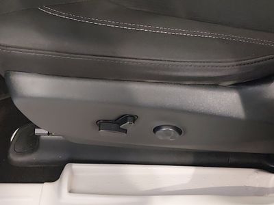 2023 Chrysler Voyager - Photo 21