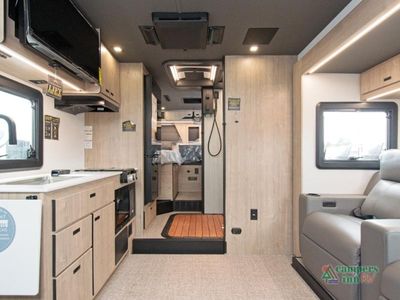 2026 Grand Design Lineage Series M - Photo 8