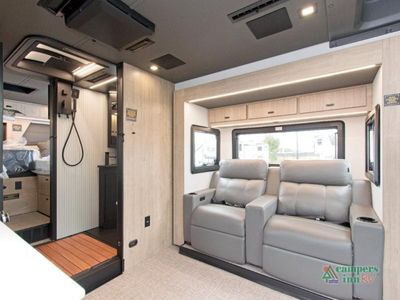 2026 Grand Design Lineage Series M - Photo 7