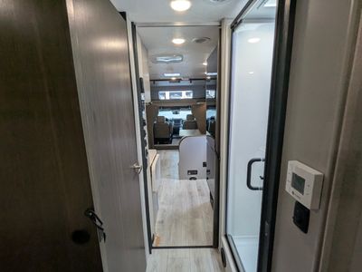 2026 Coachmen Entourage — photo 25 view