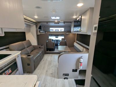 2026 Coachmen Entourage — photo 18 view