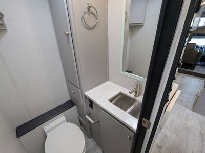 2026 Coachmen Entourage — photo 20 view