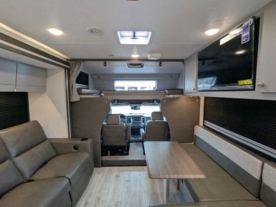 2026 Coachmen Entourage — photo 24 view