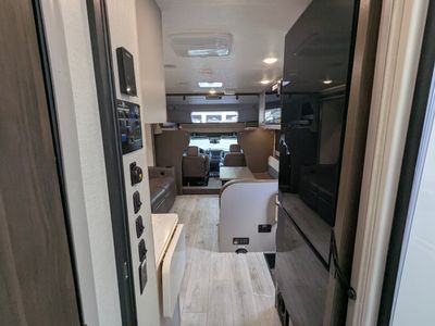 2026 Coachmen Entourage — photo 29 view