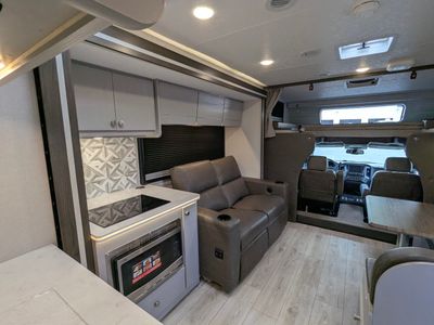 2026 Coachmen Entourage — photo 41 view